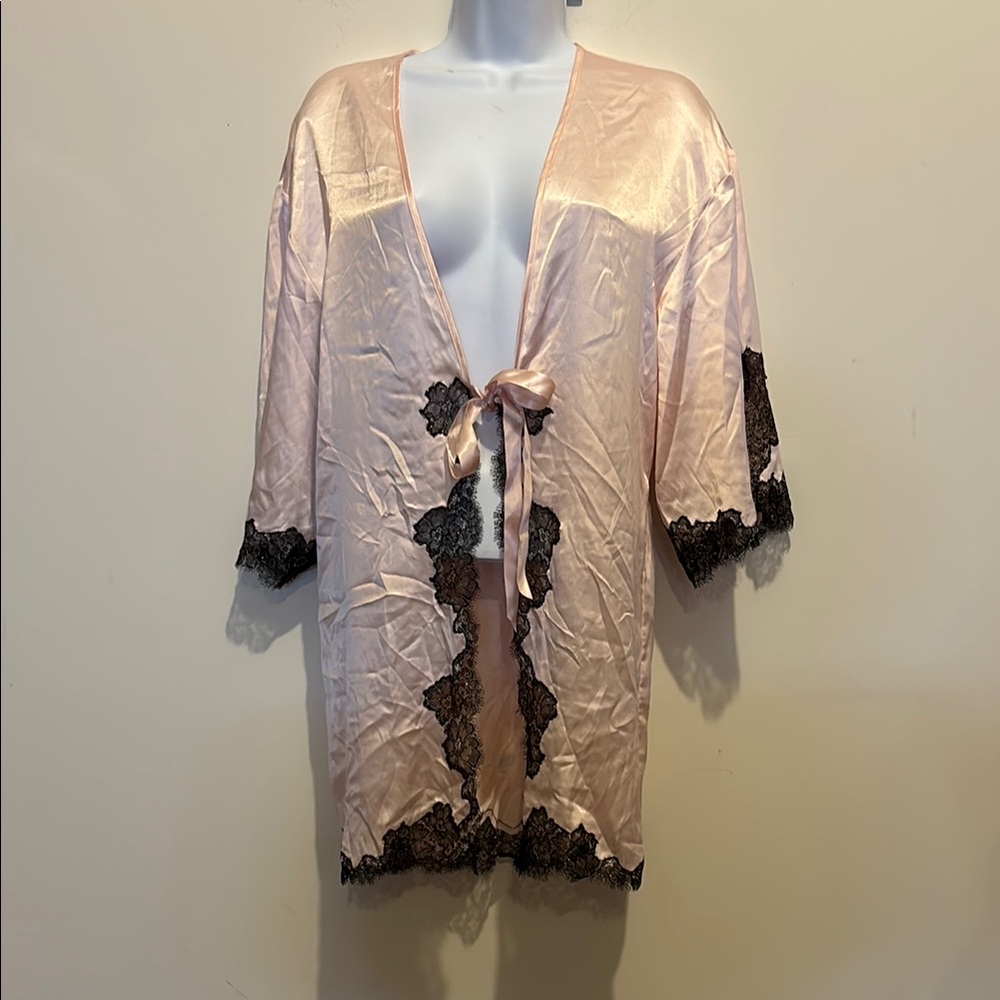 Jacalyn Bennett Elegant Pink Lace Trim Kimono Robe size small